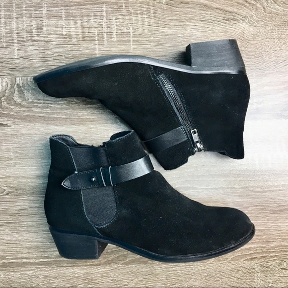 Steve Madden Shoes - Steve Madden black suede buckle accent bootie 6